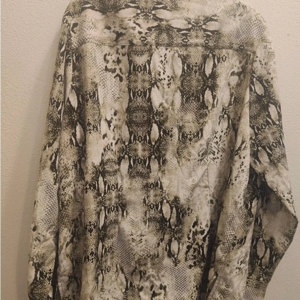 Studio Works Men's Monochrome Snake Print Shirt Jacket - Picture 5 of 9